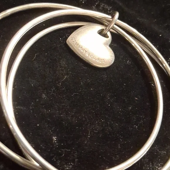 Tiffany & Co. Silver Heart Charm Bangle Bracelets. 925 Sterling Silver. - Picture 5 of 9